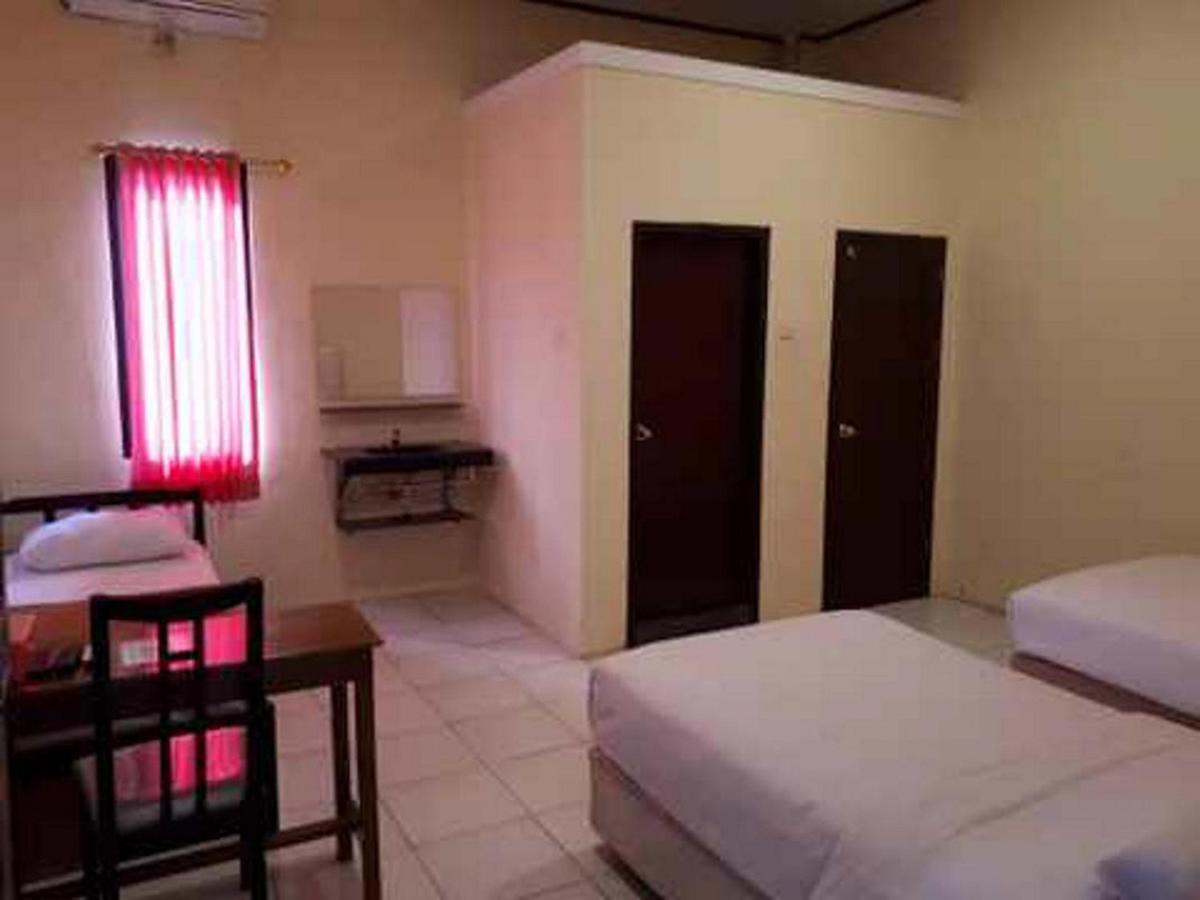 Reddoorz At Hotel Rumberpon Sorong Extérieur photo
