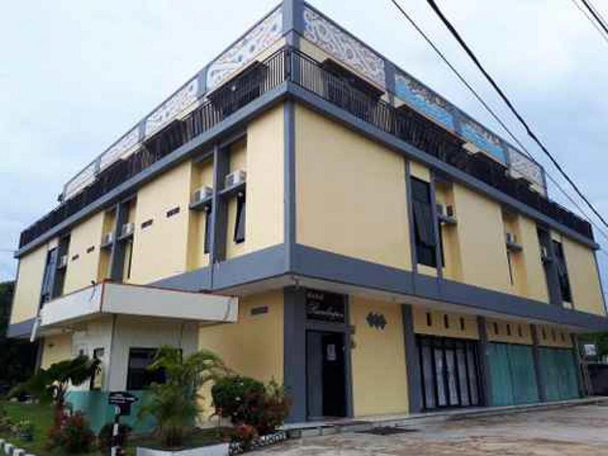 Reddoorz At Hotel Rumberpon Sorong Extérieur photo