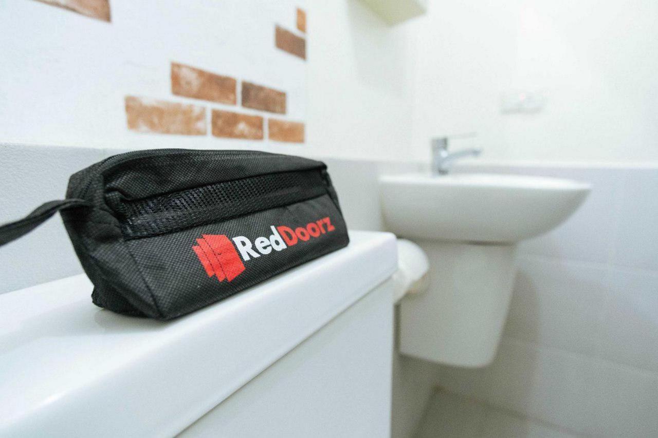 Reddoorz At Hotel Rumberpon Sorong Extérieur photo