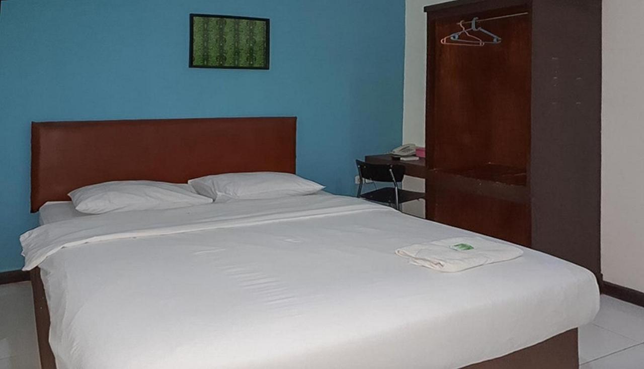 Reddoorz At Hotel Rumberpon Sorong Extérieur photo