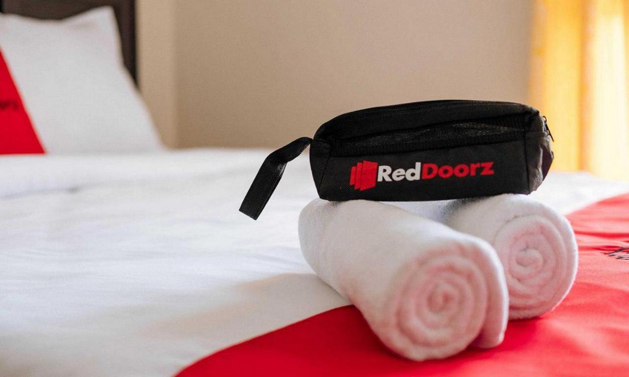 Reddoorz At Hotel Rumberpon Sorong Extérieur photo
